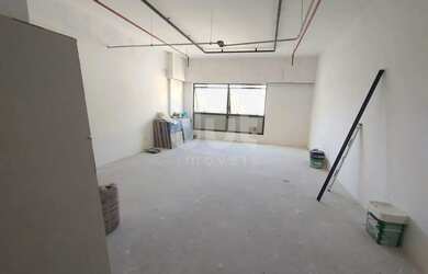 Imagem: O depósito possui 1 Vaga na garagem, 74m² de Área e está