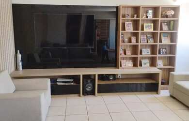 Imagem: O apartamento possui 2 Dormitórios, 1 Banheiro, 2 Vagas na