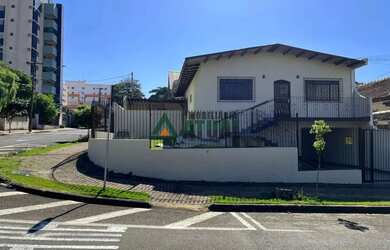 Imagem: A casa para alugar possui 3 Dormitórios, 1 Banheiro, 1 Vaga