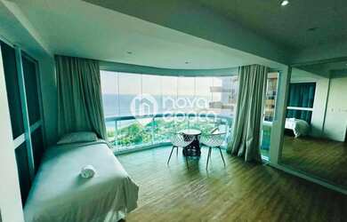 Imagem: O studio possui 1 Dormitório, 2 Banheiros, 1 Vaga na garagem