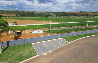 Imagem: O terreno possui 200m² de Área e está localizado em Centro