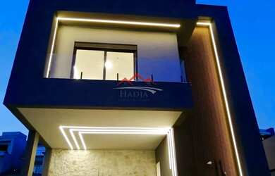 Imagem: A casa em condomínio possui 4 Dormitórios, 5 Banheiros, 4