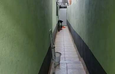 Imagem: A casa possui 1 Dormitório, 1 Banheiro, 30m² de Área e Imóvel