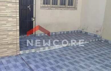 Imagem: A casa possui 3 Dormitórios, 2 Banheiros, 3 Vagas na garagem