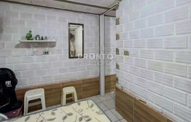 Imagem: A casa em condomínio possui 3 Dormitórios, 1 Banheiro, 1 Vaga