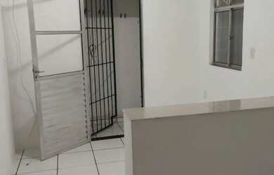 Imagem: A casa possui 1 Dormitório, 1 Banheiro e está localizado em