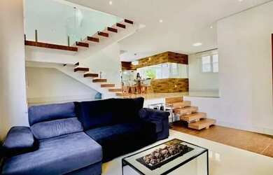 Imagem: A casa possui 3 Dormitórios, 4 Banheiros, 2 Vagas na garagem