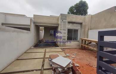 Imagem: A casa possui 3 Dormitórios, 1 Banheiro, 1 Vaga na garagem