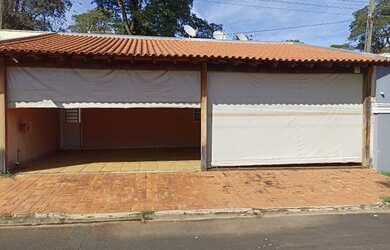 Imagem: A casa em condomínio possui 2 Dormitórios, 1 Banheiro, 4 Vagas