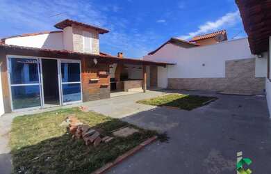 Imagem: A casa possui 3 Dormitórios, 3 Banheiros, 3 Vagas na garagem