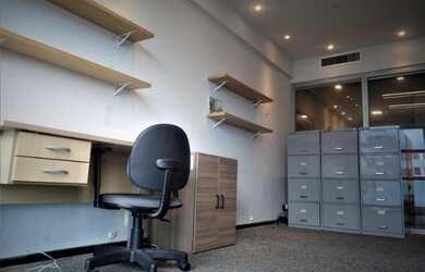 Imagem: O quarto possui Imóvel mobiliado, Ar-condicionado e está