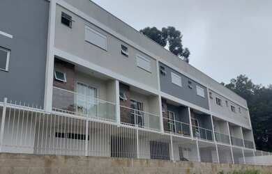 Imagem: A casa possui 2 Dormitórios, 1 Banheiro, 1 Vaga na garagem