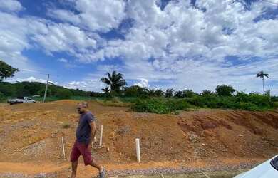 Imagem 2: Vendo terreno. 