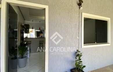 Imagem: A casa possui 2 Dormitórios, 1 Banheiro, 2 Vagas na garagem