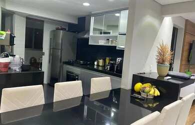 Imagem: O apartamento possui 2 Dormitórios, 2 Banheiros, 2 Vagas na