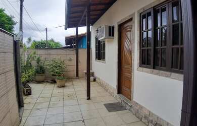 Imagem: A casa possui 2 Dormitórios, 2 Banheiros, 1 Vaga na garagem