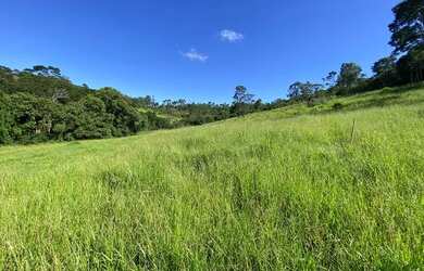Imagem: O terreno possui 600m² de Área e está localizado em Jardim