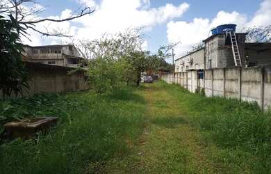 Imagem 2: Oportunidade terreno com edícula no fundo. lt br gt