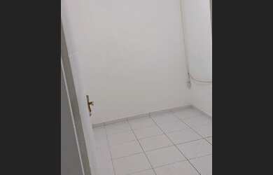 Imagem: A kitnet possui 2 Dormitórios e 1 Banheiro e está localizado