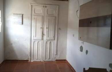 Imagem: A casa possui 2 Dormitórios, 1 Banheiro, 200m² de Área e