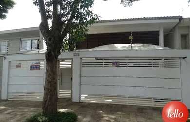 Imagem: A casa possui 4 Dormitórios, 5 Banheiros, 3 Vagas na garagem