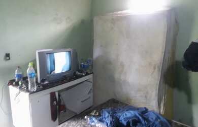 Imagem 3: Alugo para mulheres. 