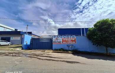 Imagem: O depósito possui 5 Vagas na garagem, 1.039m² de Área e