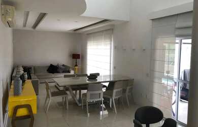 Imagem: A casa em condomínio possui 3 Dormitórios, 4 Banheiros, 2