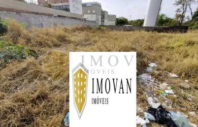 Imagem: O terreno possui 450m² de Área e está localizado em Conjunto