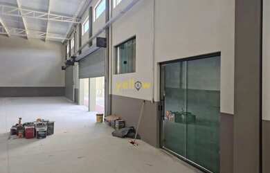 Imagem 13: Salão para Locação em Vila Riman, Arujá 300m² e 2 Banheiros