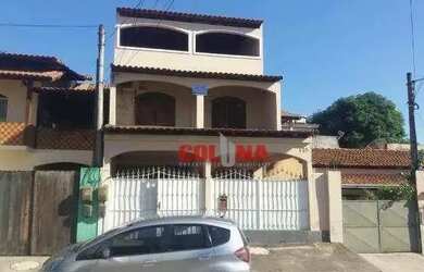 Imagem: A casa possui 3 Dormitórios, 3 Banheiros, 2 Vagas na garagem