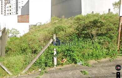 Imagem: O terreno possui 360m² de Área e está localizado em Sanvitto