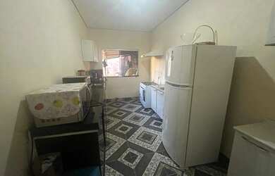 Imagem: A casa possui 3 Dormitórios, 2 Banheiros, 4 Vagas na garagem