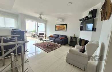 Imagem: A casa em condomínio possui 3 Dormitórios, 5 Banheiros, 3