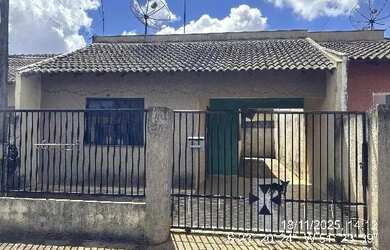 Imagem: A casa possui 3 Dormitórios, 1 Banheiro, 128m² de Área e