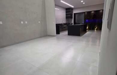 Imagem: A casa em condomínio possui 3 Dormitórios, 4 Banheiros, 4