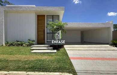 Imagem: A casa em condomínio possui 5 Dormitórios, 3 Banheiros, 3