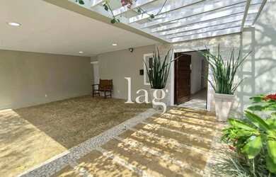 Imagem: A casa em condomínio possui 4 Dormitórios, 5 Banheiros, 5