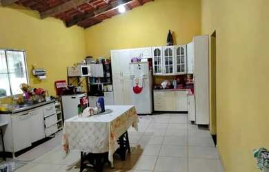 Imagem: A casa possui 2 Dormitórios e está localizado em Marituba