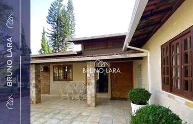 Imagem: A casa em condomínio possui 5 Dormitórios, 4 Banheiros, 5