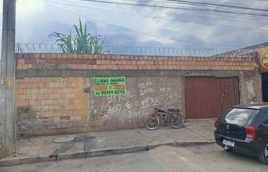 Imagem: A casa possui 2 Dormitórios, 1 Banheiro, 150m² de Área e