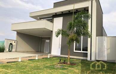 Imagem: A casa em condomínio possui 3 Dormitórios, 4 Banheiros, 2