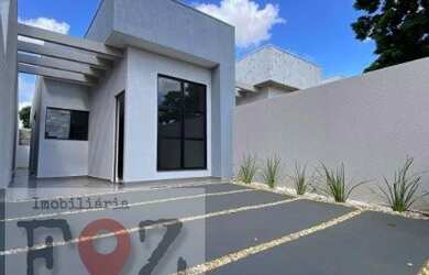 Imagem: A casa possui 2 Dormitórios, 2 Banheiros, 2 Vagas na garagem