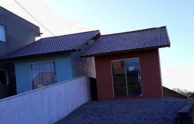 Imagem: A casa possui 1 Dormitório, 1 Banheiro e está localizado