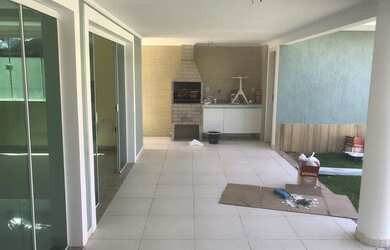 Imagem: A casa em condomínio possui 4 Dormitórios, 4 Banheiros, 2