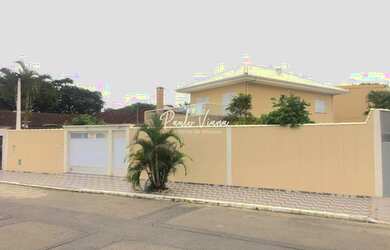 Imagem: A casa possui 4 Dormitórios, 1 Banheiro, 4 Vagas na garagem