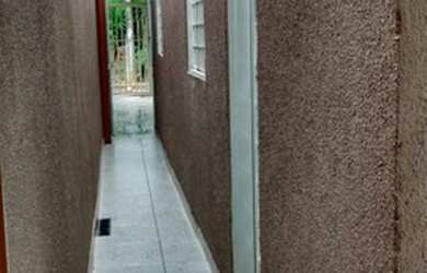 Imagem 4: Casa com frente livre área verde sozinha no lote QNL 20