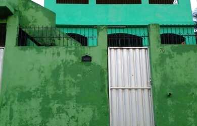 Imagem: A casa possui 5 Dormitórios, 4 Banheiros, 1 Vaga na garagem