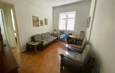 Imagem: O apartamento possui 1 Dormitório, 1 Banheiro, 32m² de Área