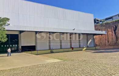 Imagem: O depósito possui 10.600m² de Área e está localizado em